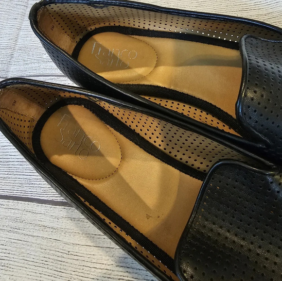 Franco Sarto Size 9 black almond toe Perforated comfortable Slip On - Picture 3 of 10